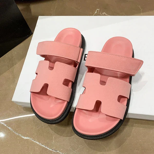 Dames zomerschoenen: luxe leren slippers die comfort en stijl combineren voor elke gelegenheid.