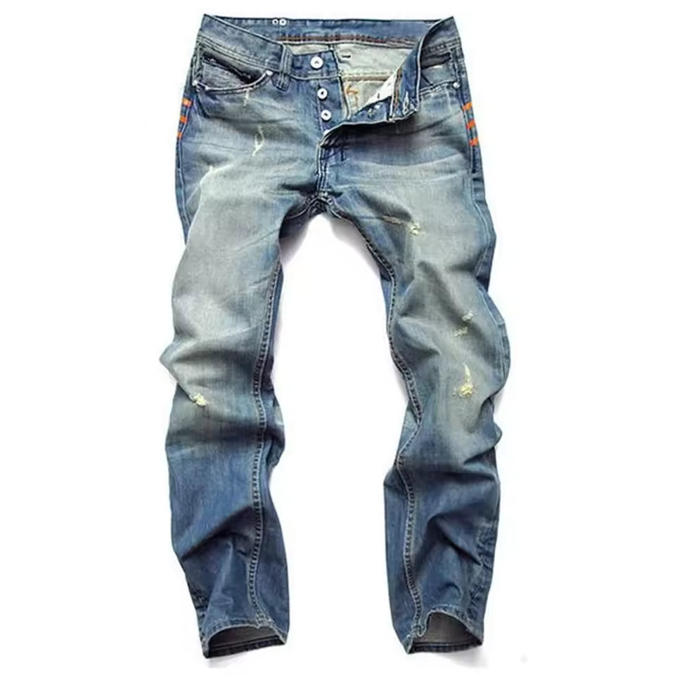 Moderne gescheurde heren jeans met destroyed details, comfortabel en stoer, ideaal voor een relaxte casual look.