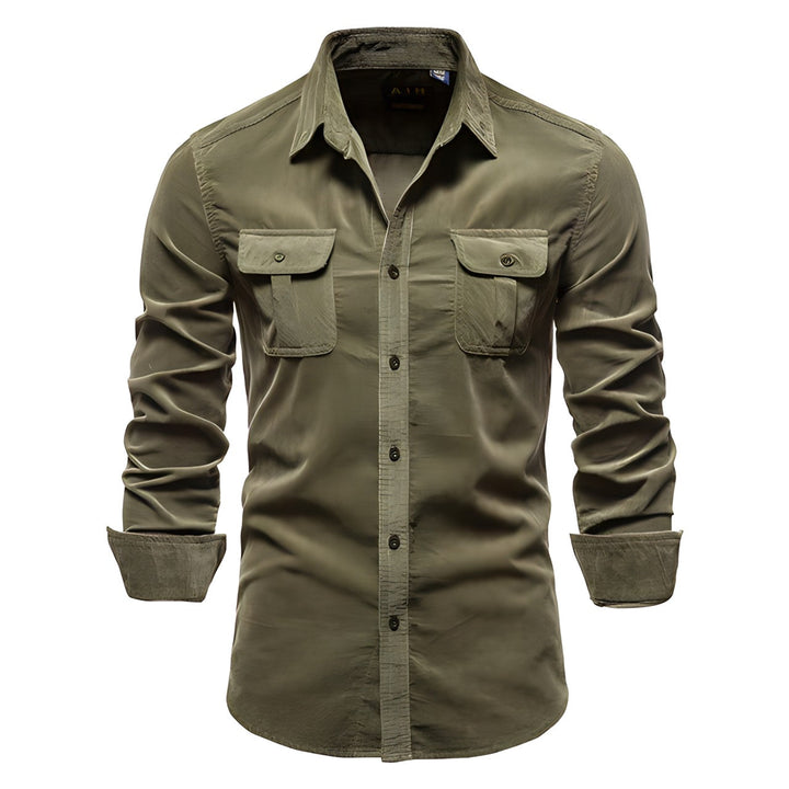 Stijlvol heren overhemd met lange mouwen en knoopsluiting. Perfect voor lente, zomer, herfst en winter mode.