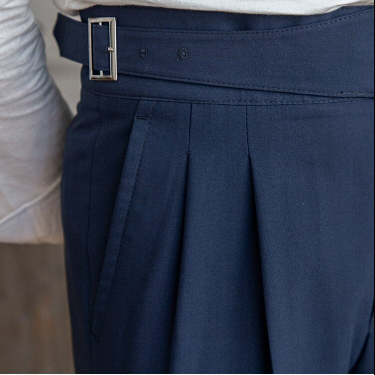 Tijdloze heren Gurkha broek met hoge taille. Een klassieke keuze voor elke modebewuste man.