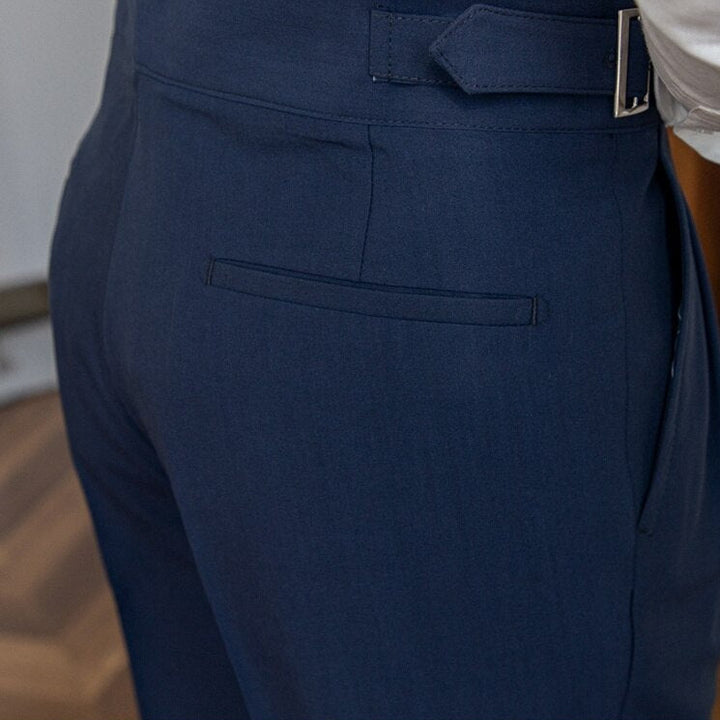 Heren kledingstuk: Gurkha broek met hoge taille, straight fit. Ideaal voor zakelijke en casual settings.