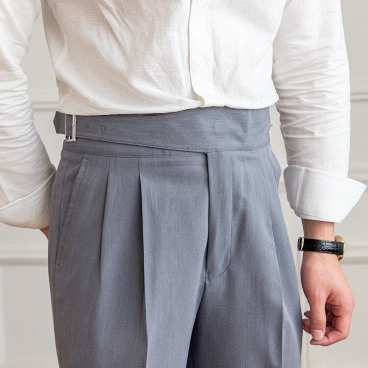 Casual herenbroek Gurkha stijl, comfortabel en verstelbaar. Ideaal voor een stijlvolle dag.