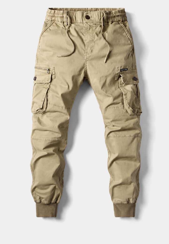 Comfortabele heren joggerbroek, cargo-stijl, met een moderne pasvorm en zachte stof voor dagelijks gebruik.