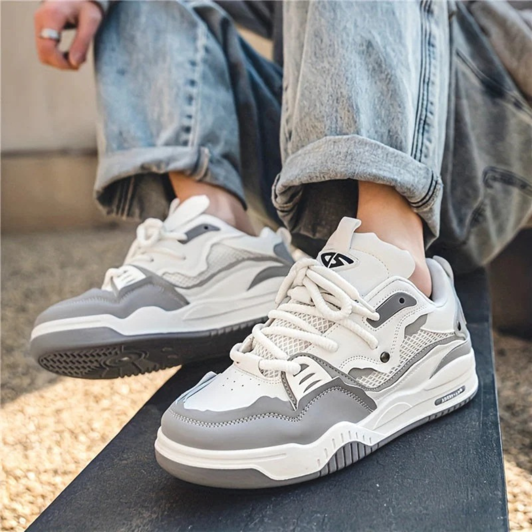 Zwarte MVB26 moderne heren sneakers, stijlvol en comfortabel voor dagelijkse herenmode. Nieuw design.