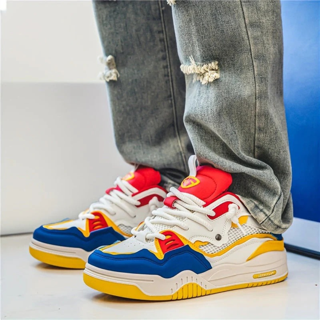 Profiel van grijze MVB26 heren sneakers, comfortabele dagelijkse schoenen met moderne stijl.