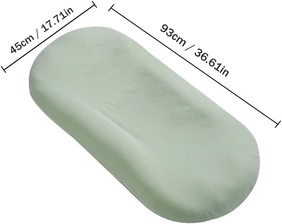 Babynestje als kraamcadeau, biedt comfort en een veilige slaapplek voor de pasgeborene.