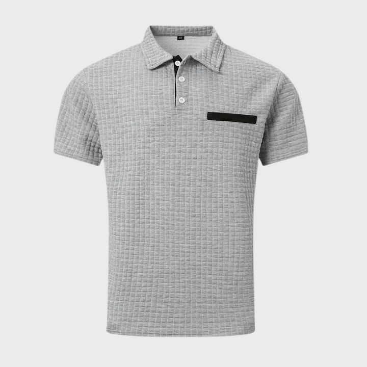 Wit heren polo shirt, fris en ademend, perfecte kleding voor warme lentedagen.