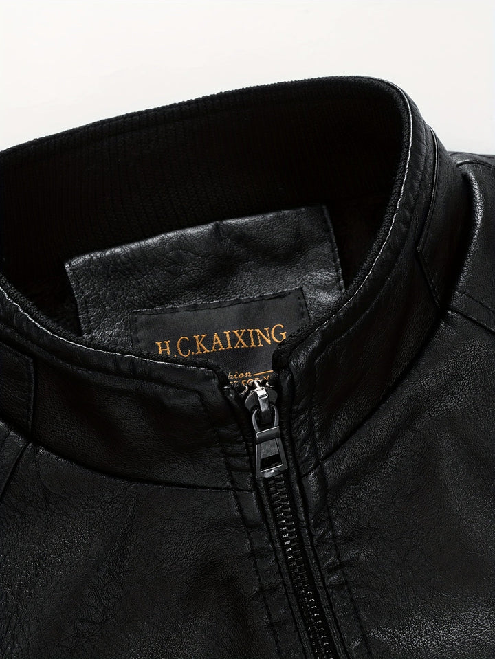 Casual zwarte heren ritsjas met moderne pasvorm en praktische zakken, perfecte bovenkleding voor lente en herfst.