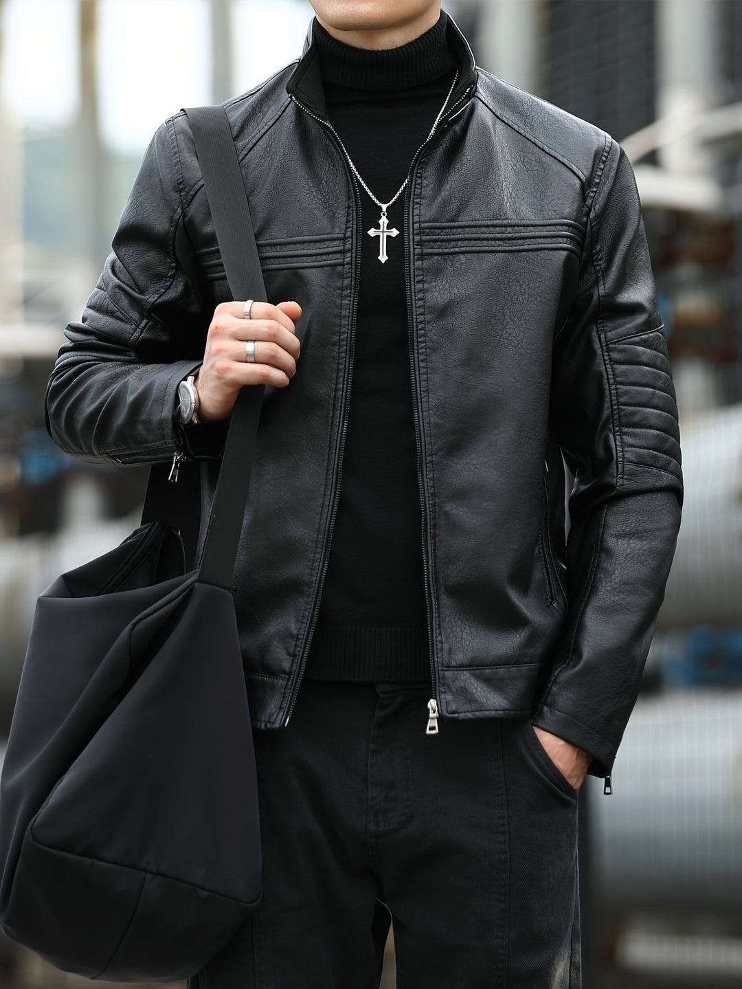 Zwarte heren ritsjas met ritszakken, stijlvol en veelzijdig voor casual voorjaar- en najaarslooks.