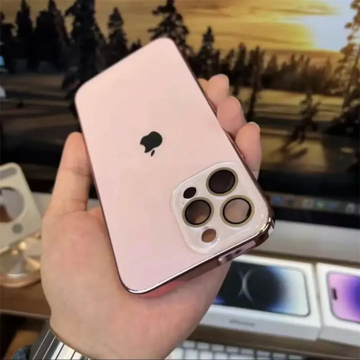 Magnetisch NanoCase iPhone hoesje, compatibel met accessoires, biedt slanke valbescherming. Ideaal voor iPhone 15.