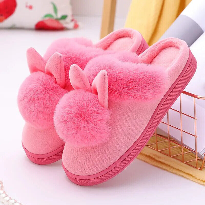 Dames pluizige huisslippers met schattige konijnenoren voor ultiem comfort binnenshuis.