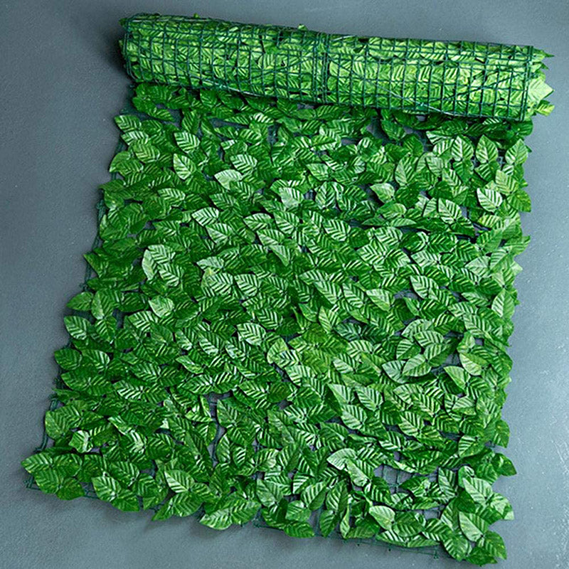 Verbeter je buitenleven met deze groene kunstplantenrol; realistische privacy en decoratie.