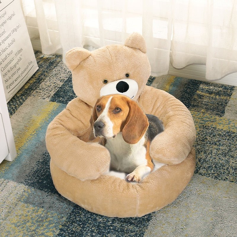 "Pluizig teddybeer huisdierenbed in bruin voor comfort en veiligheid, zachte bekleding en knuffelbaar ontwerp."