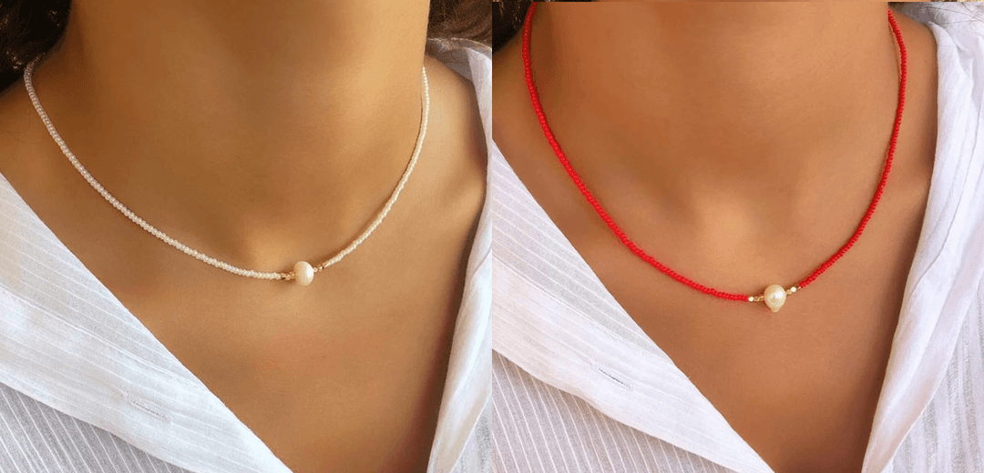Vrouw draagt een stijlvolle zoetwaterparelketting, perfect voor elke gelegenheid (1+1 gratis).