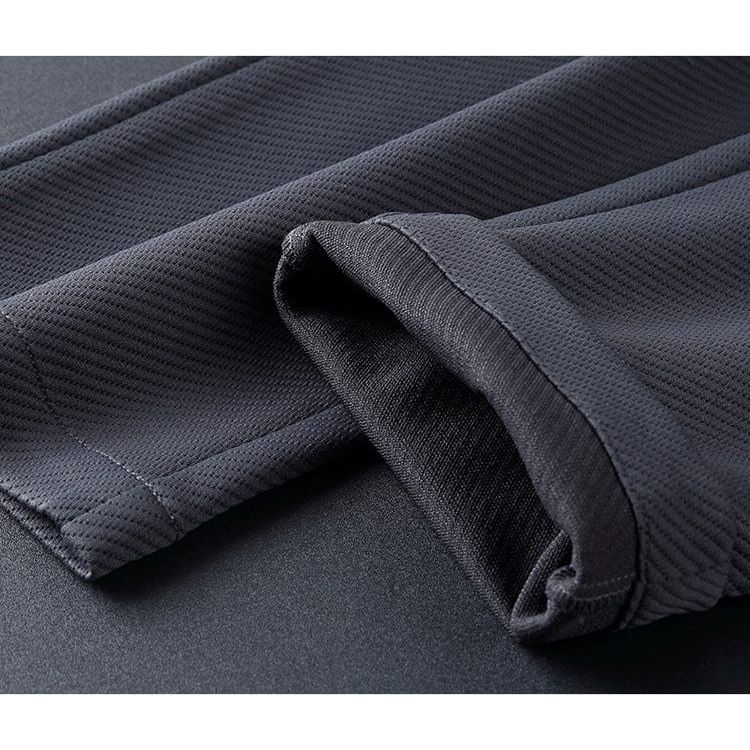 Modern zwart/blauw Lucas heren trainingspak, perfect voor sportkleding, biedt ultiem comfort en stijl.