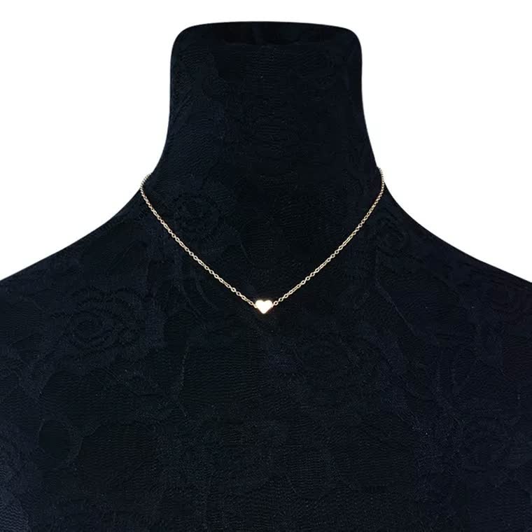 Luxe uitstraling: damesketting met gepolijste hartje hanger, voor een vleugje elegantie.