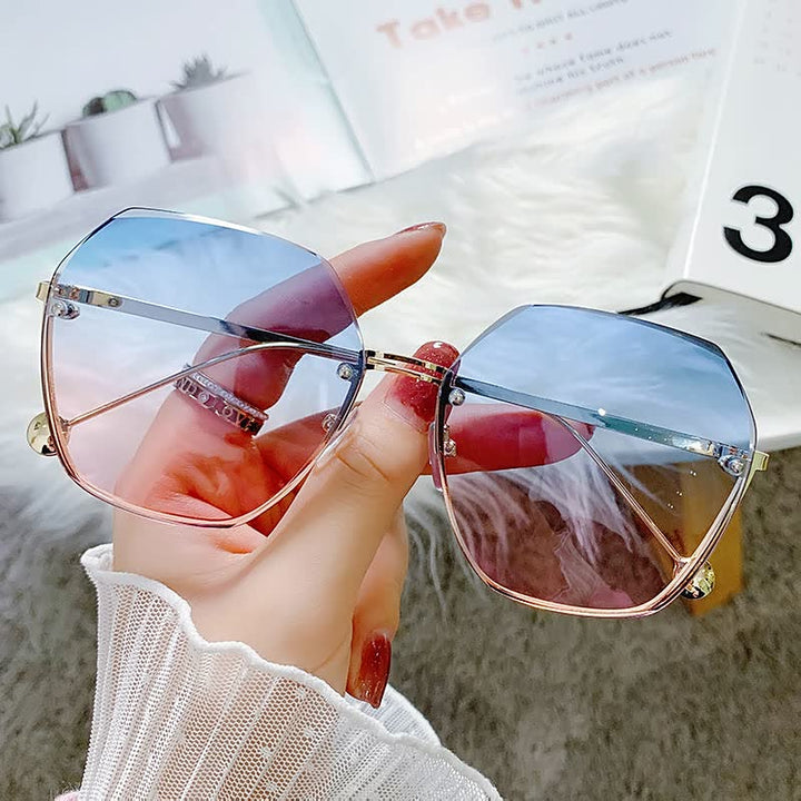 Modieuze zonnebril voor dames, grote glazen. Perfect als trendy zomer accessoire en eyecatcher.