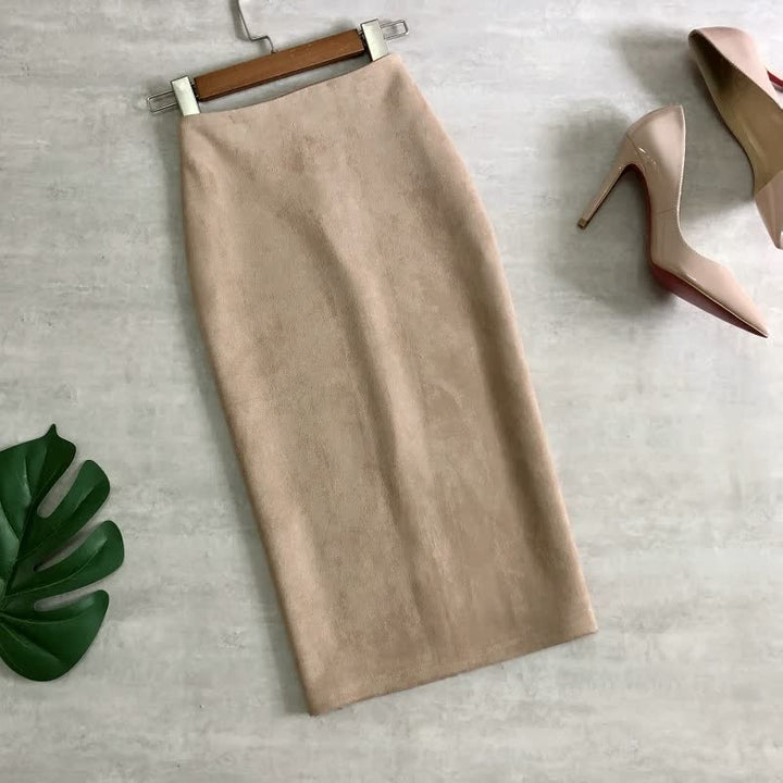Detail van de elegante stof en afwerking van de ClubSkirt™ dames minirok. Kwaliteit voor feest en kantoor.