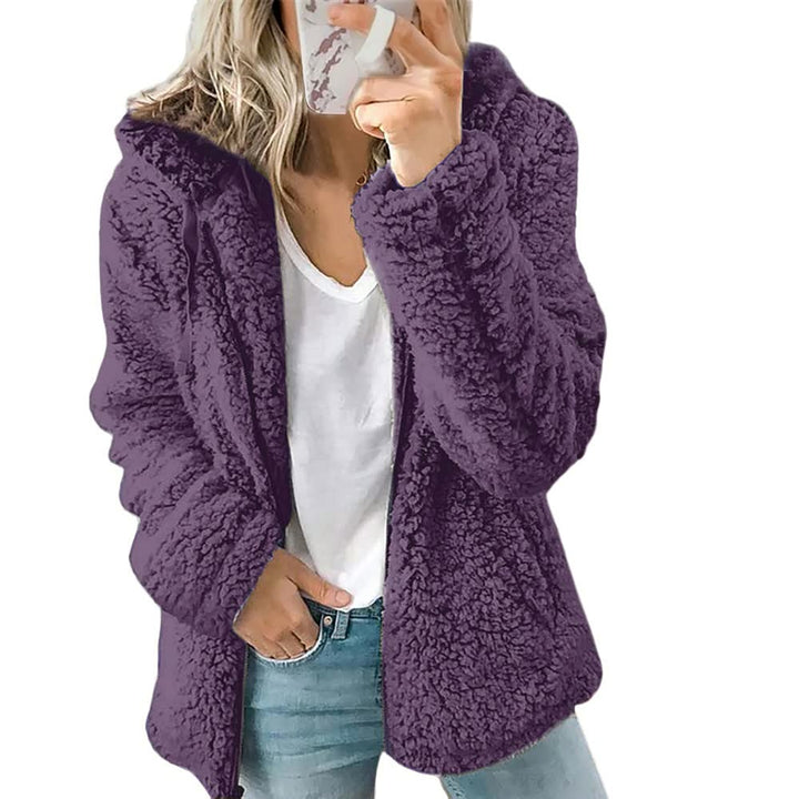 Trendy FluffyCoat™ damesjas met capuchon, voor warmte en stijl. Ideaal als winterjas of vest.