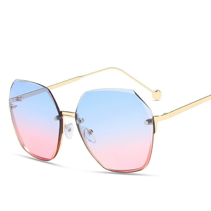Zonnebril dames TrendyGlasses™ met grote glazen; stijlvolle mode accessoire voor de zomer.