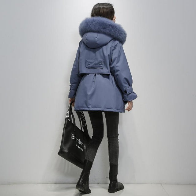 Zwarte korte dames thermojas, elegante en warme winterjas voor elke gelegenheid. Comfort.