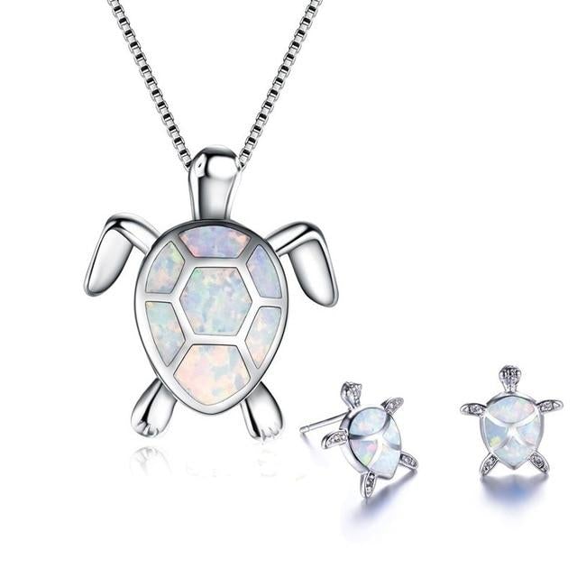 Elegante zilveren zeeschildpad oorbellen met opaal schild, perfecte maritieme juwelen voor dames, set met ketting.