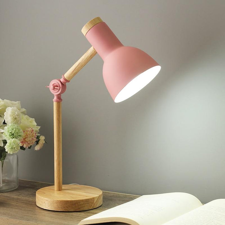 Moderne houten tafellamp, Scandinavisch design, verstelbaar, perfecte sfeerverlichting.