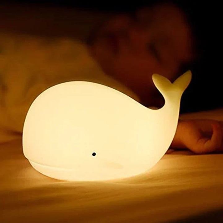 Walvis nachtlampje GlowWhale met kalmerende kleurverandering, creëert magische sfeer in de kinderkamer.