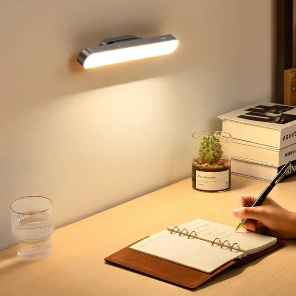FlexiGlow magnetische LED lamp met aanraaksensor, ideaal voor draadloze, dimbare bureaubelichting.