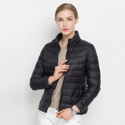 Stijlvolle lichtgewicht dames donsjas Alina. Elegante casual winterjas, een moderne gewatteerde bovenkleding.