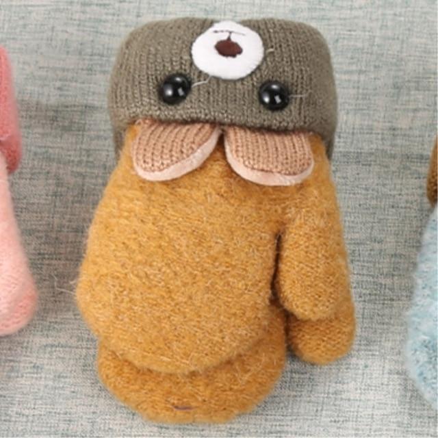 Leuke kinderwantjes met konijnenmotief, ideaal als warm cadeaukind en kinderaccessoire.