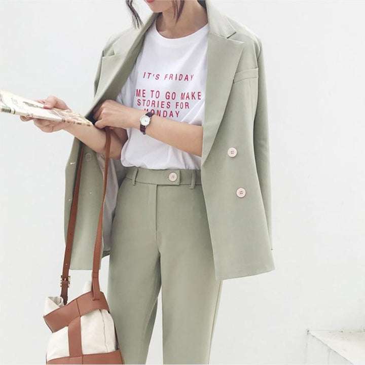 Dames vintage blazer en broek set, elegant damespak voor professionele of formele lente/zomer evenementen.