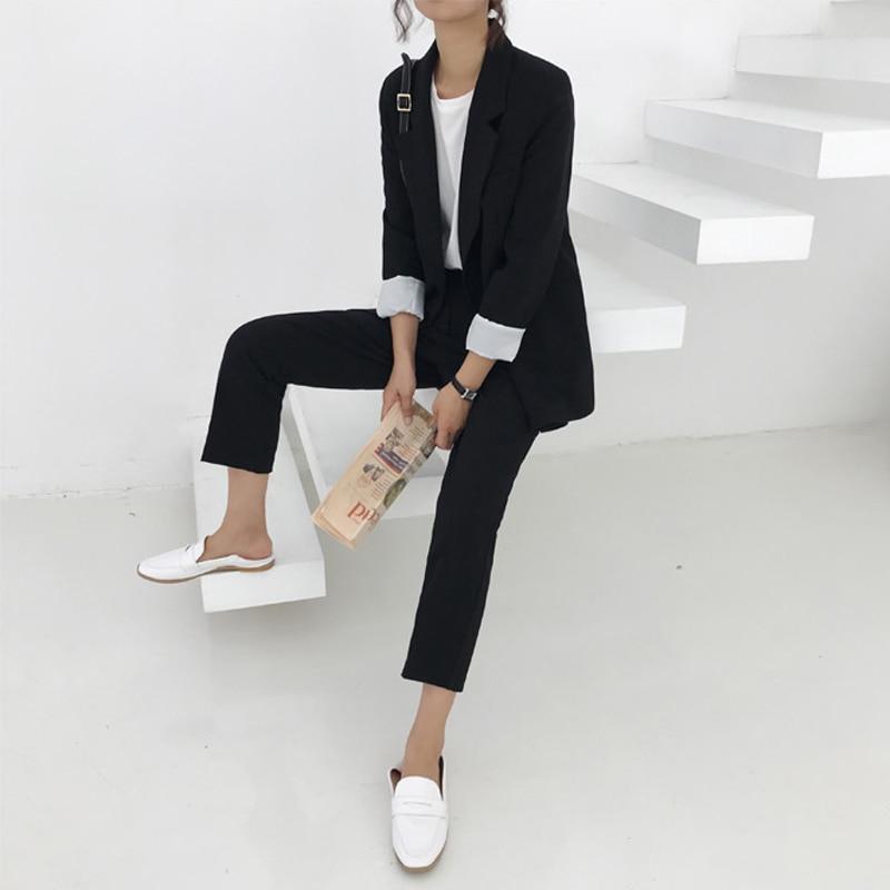 Elegante vintage dames broek, perfecte match met blazer voor een professioneel en veelzijdig damespak. Lente/zomer.