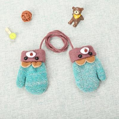 Modieuze kinderwantjes met konijnenmotief voor de winter. Comfortabel en warm voor kinderen.