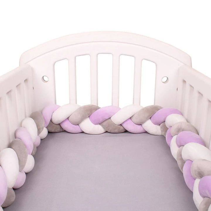 Heerlijk zachte, gevlochten bedbumper van 200 cm. Veiligheid en comfort voor elk kinderledikant.