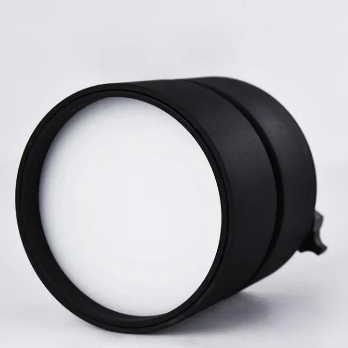 LED plafondlamp met verstelbare lichtrichting, geschikt voor zowel wit als gekleurd licht in de kamer.