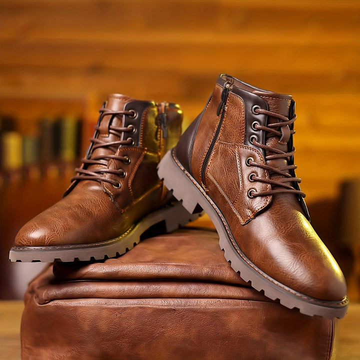 Heren leren enkellaarzen met zijrits. Comfortabele en stijlvolle boots, perfect voor formele en casual gelegenheden.