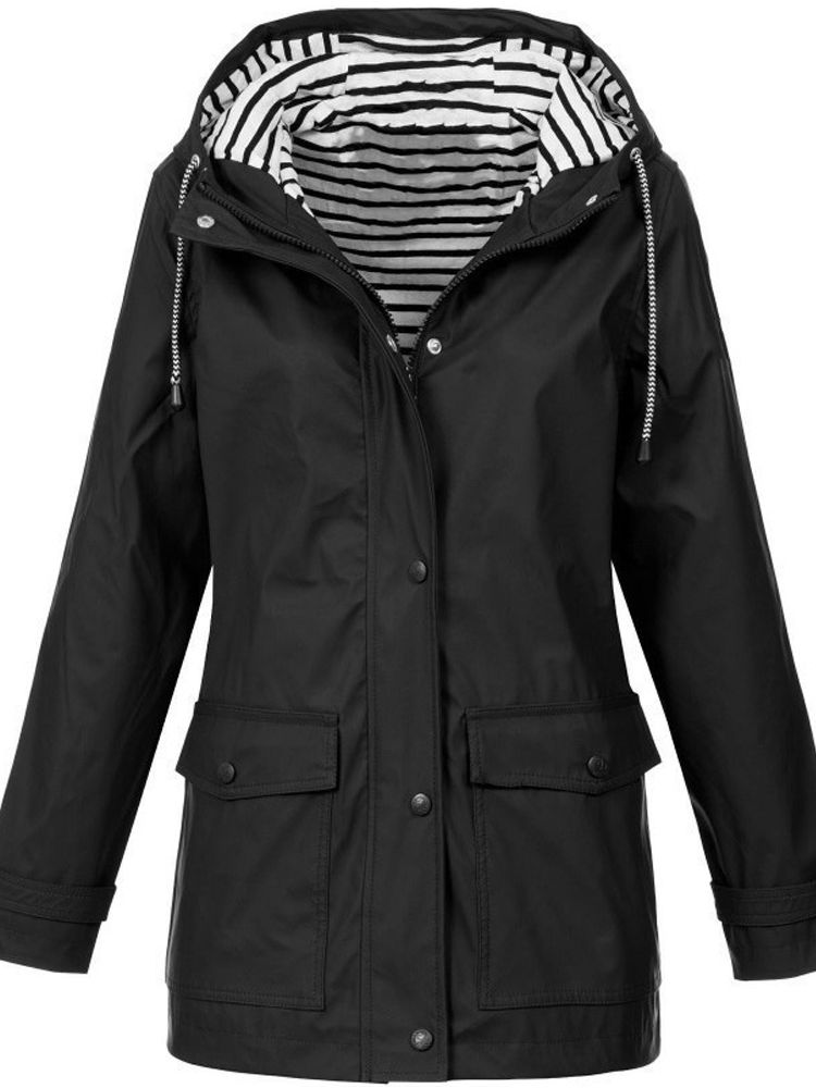 Close-up stof Sophie dames trenchcoat; waterdicht, winddicht en duurzaam voor elk seizoen.