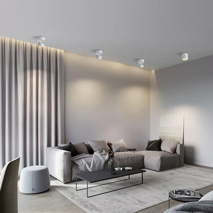 Moderne LED plafondlamp met strakke lijnen, perfect als accentverlichting.