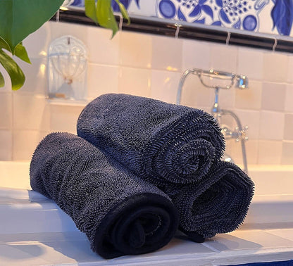 "QuickDry droogdoek absorptiekracht, gedraaide microvezels, streeploze afwerking, ideaal voor glazen oppervlakken."