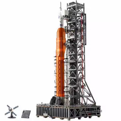 "Realisme NASA Artemis bouwmodel met lanceertoren en afneembare boosters voor ruimtevaartfans en techniekliefhebbers."