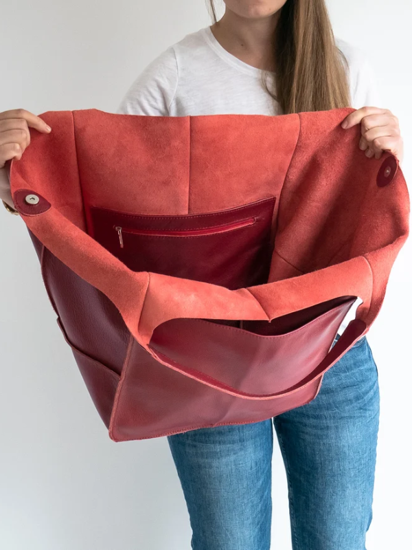 Retro strandtas Maxine voor dames, stijlvol en veelzijdig voor al je zomeravonturen.