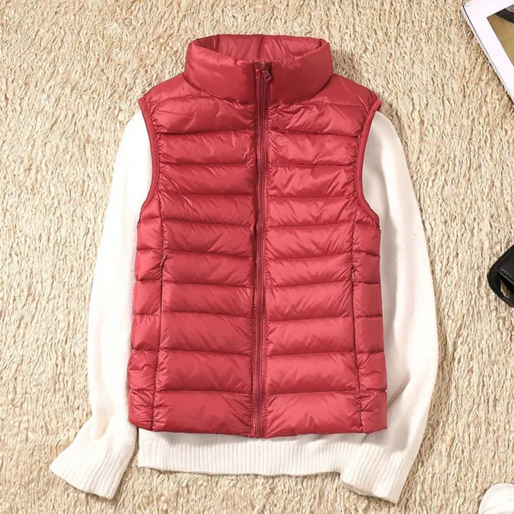 Mouwloze dames bodywarmer, winddicht en warm, met praktische ritssluiting voor outdoor activiteiten.