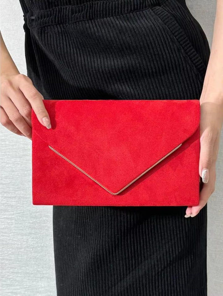 Chique avondtas: fluwelen dames clutch met magnetische sluiting en suède-look, perfect voor feestjes.