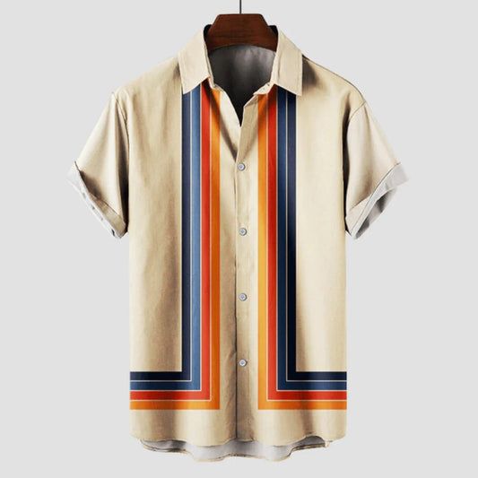 "Retro gestreept herenoverhemd met korte mouwen, luchtige stof, en tijdloze uitstraling, ideaal voor zomerse casual gelegenhe