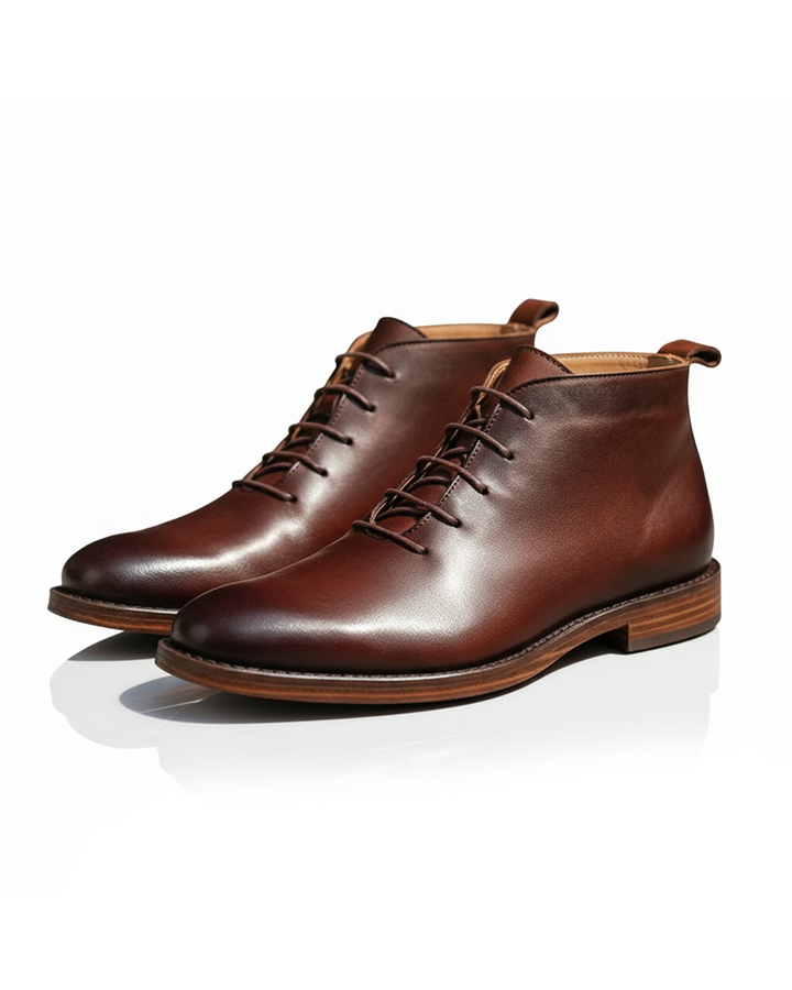Comfortabele zwarte heren enkellaarsjes, warme veterschoenen ideaal voor de koudere herfst- en winterdagen.