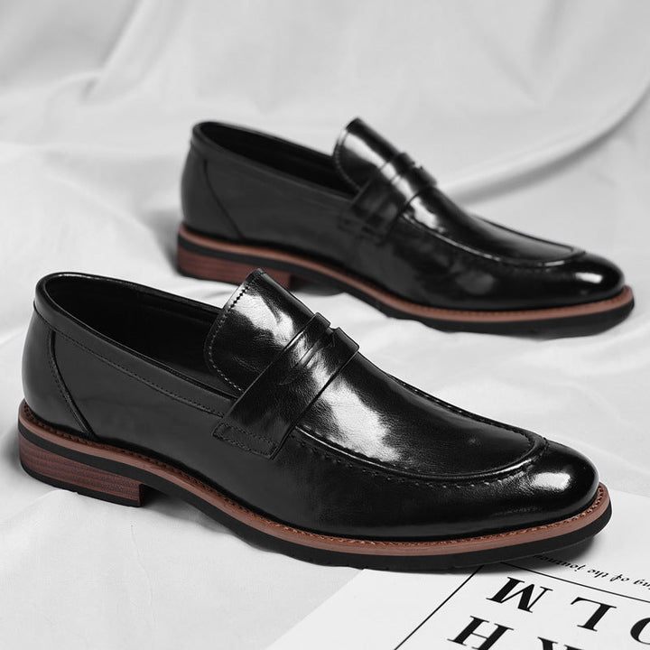 Comfortabele bruine heren instappers, veelzijdige slip-on schoenen voor elke gelegenheid.