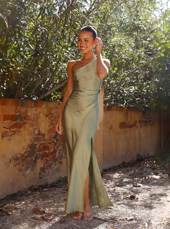 Stijlvolle one-shoulder maxi avondjurk voor dames, groene kleur, ideaal voor feesten en speciale gelegenheden.