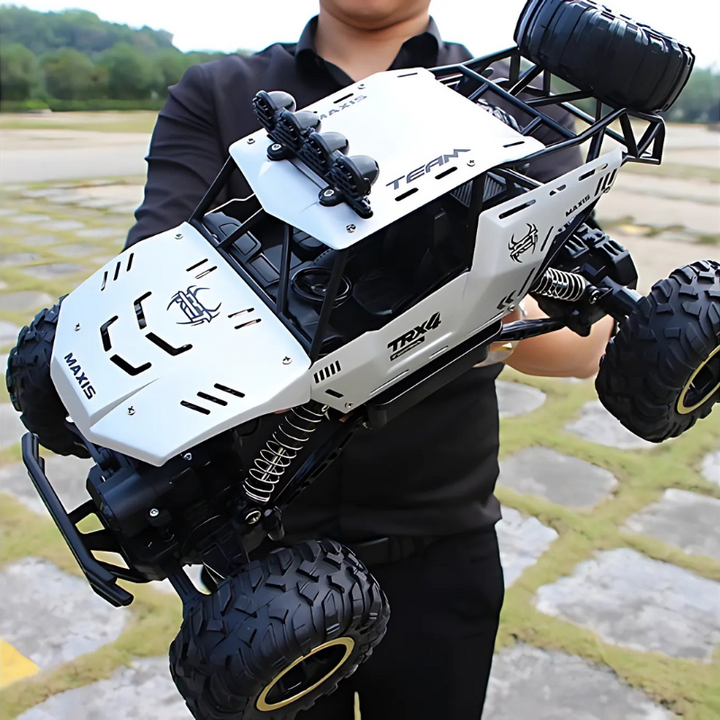 Kinder speelgoed: robuuste 4x4 RC auto, afstandbestuurbaar voor offroad avonturen op elk terrein.
