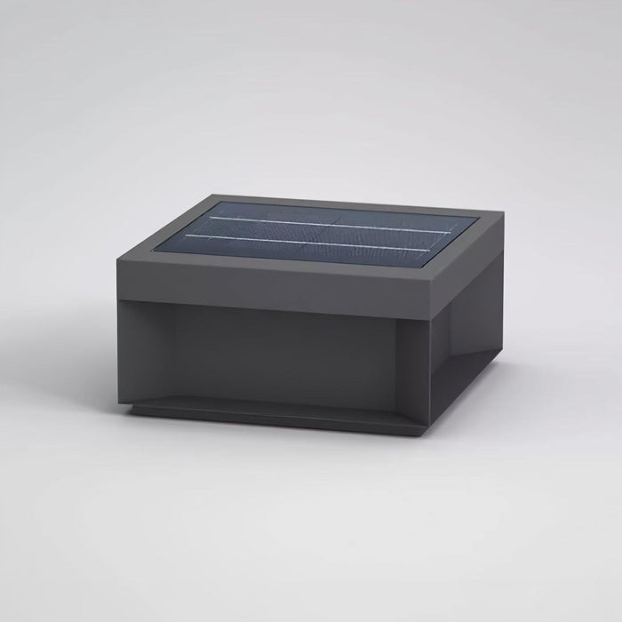 "Robuuste weerbestendige zonne wandlamp met geïntegreerde LED en mat acryl, ideaal voor sfeervolle tuindecoratie"
